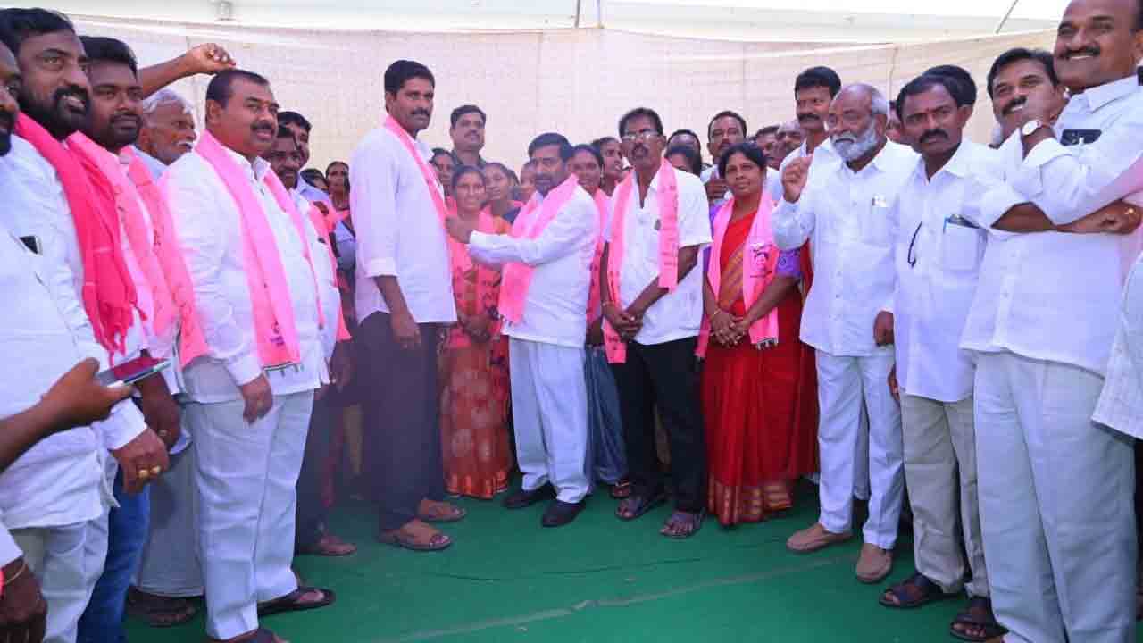 అభివృద్ధి కావాలా? అరాచకాలు కావాలా?