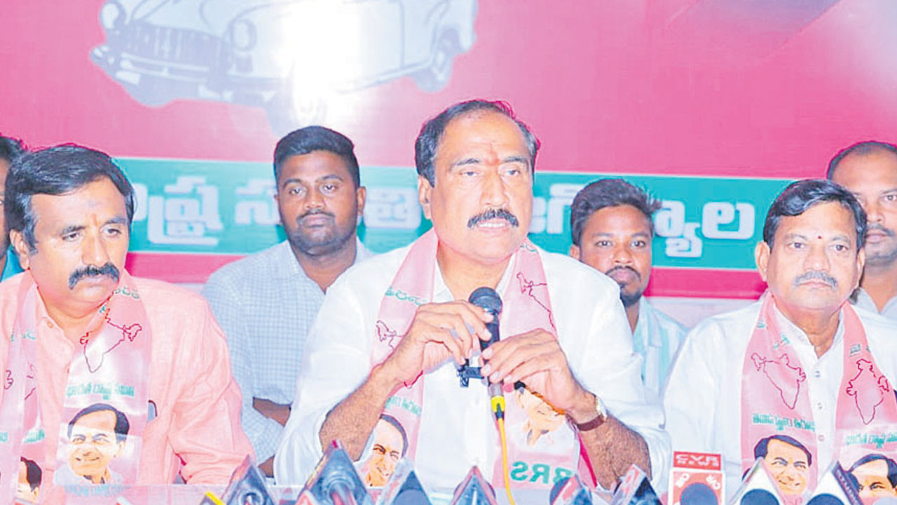 అర్వింద్‌ డైరెక్షన్‌..జీవన్‌రెడ్డి యాక్షన్‌