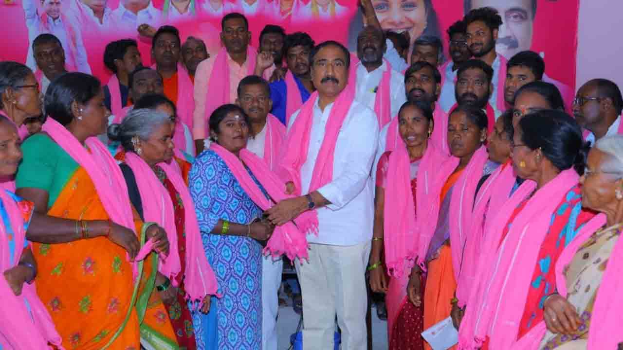 అక్కడ ఇవ్వనోళ్లు..ఇక్కడ ఇస్తరా..?