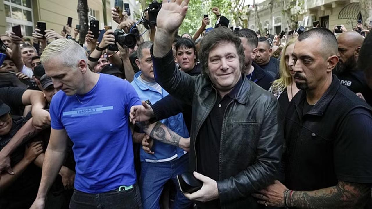 Javier Milla | అర్జెంటీనా కొత్త అధ్యక్షుడిగా జేవియర్‌ మిల్లా