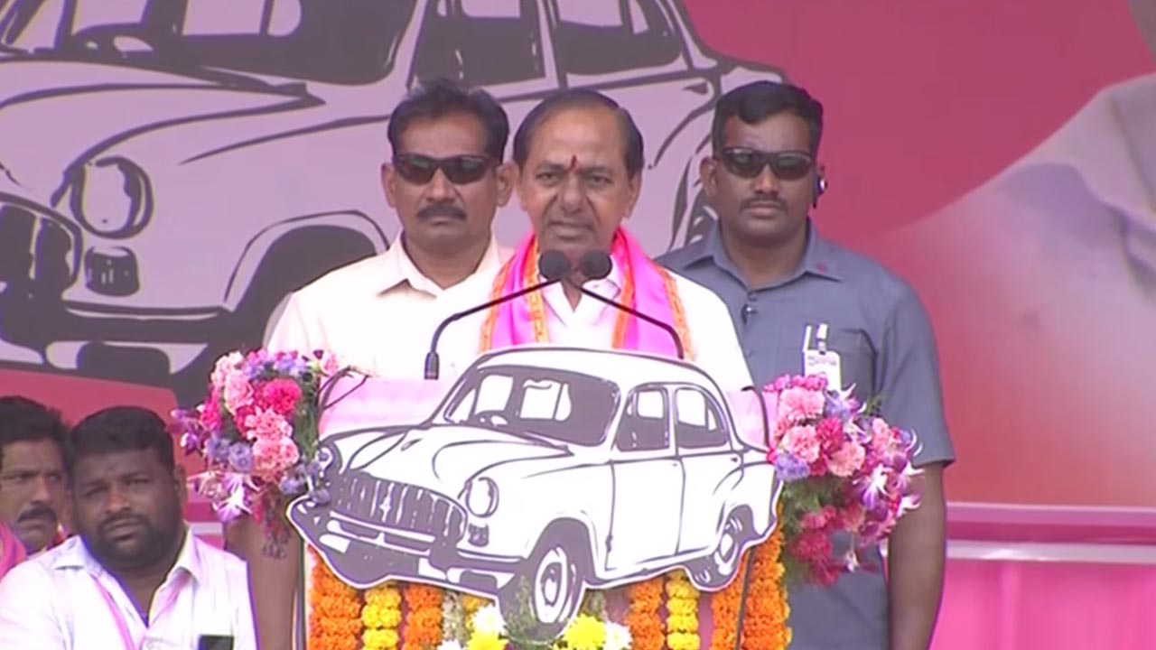 CM KCR | ఆటో డ్రైవర్లకు శుభవార్త చెప్పిన సీఎం కేసీఆర్.. ఫిట్నెస్ పన్ను రద్దు చేస్తామని ప్రకటన..!