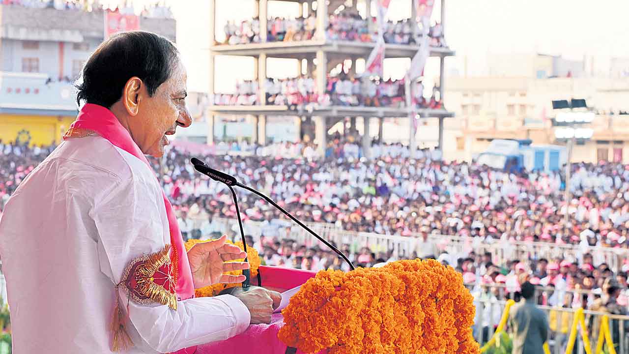 కరటక, దమనకులు ఎవరు?