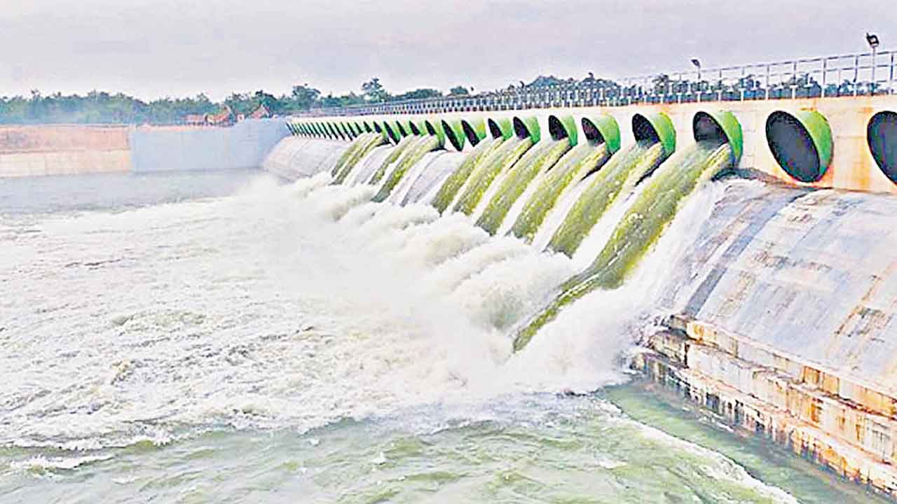 నీటిగుడిపై నీలాప నిందలా