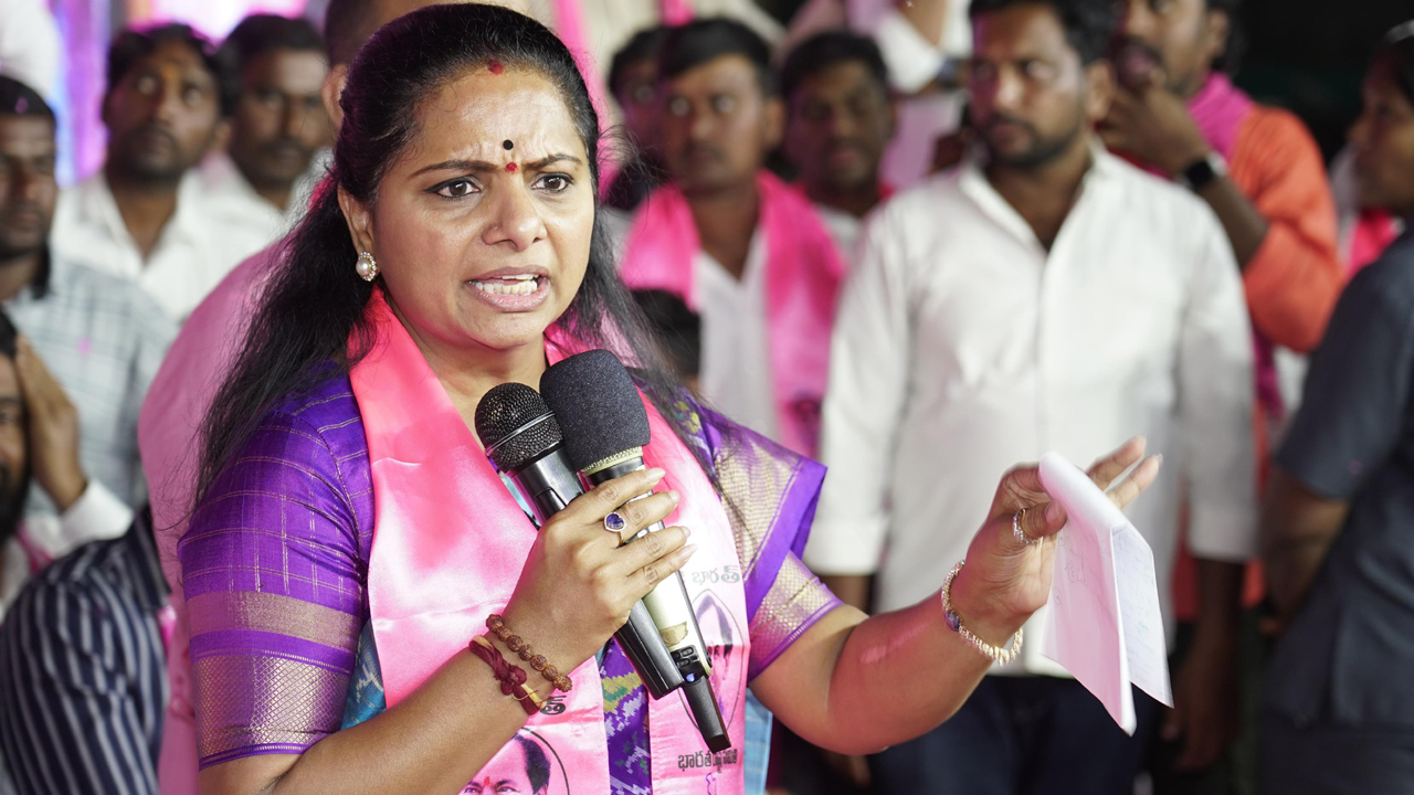 MLC Kavitha | రేటెంతరెడ్డికి ఉద్యోగాలపై మాట్లాడే అర్హతే లేదు : ఎమ్మెల్యే కవిత
