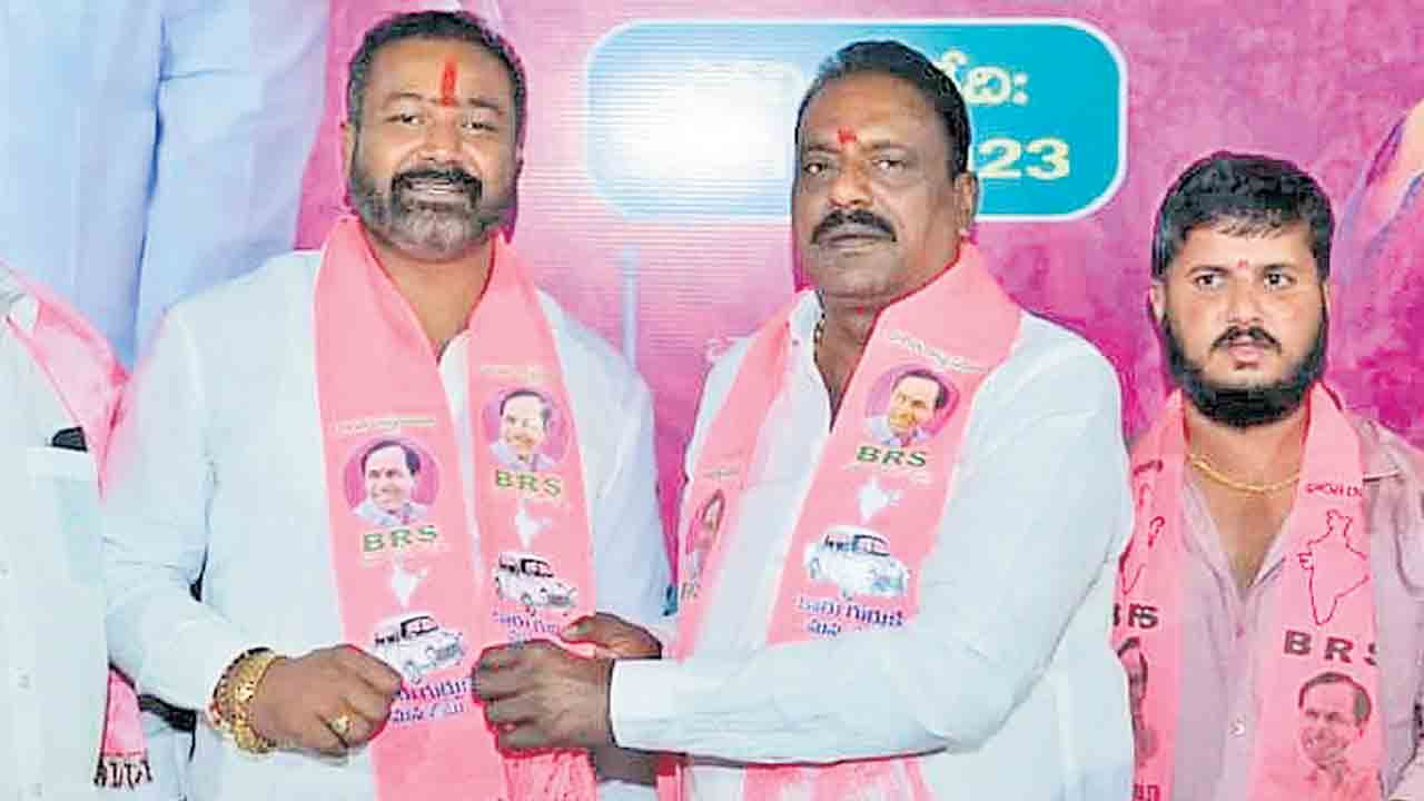 బీఆర్‌ఎస్‌కు నీరాజనం ప్రచార హోరు