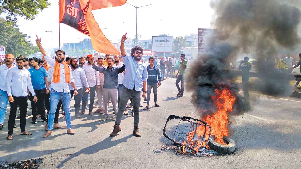 Maharashtra | రగులుతున్న మహారాష్ట్ర.. మరాఠా రిజర్వేషన్లపై ఆందోళనలు తీవ్రం..