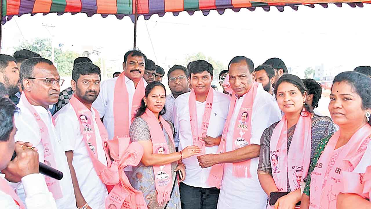 కాంగ్రెస్‌, బీజేపీ నాయకులను నమ్మొద్దు