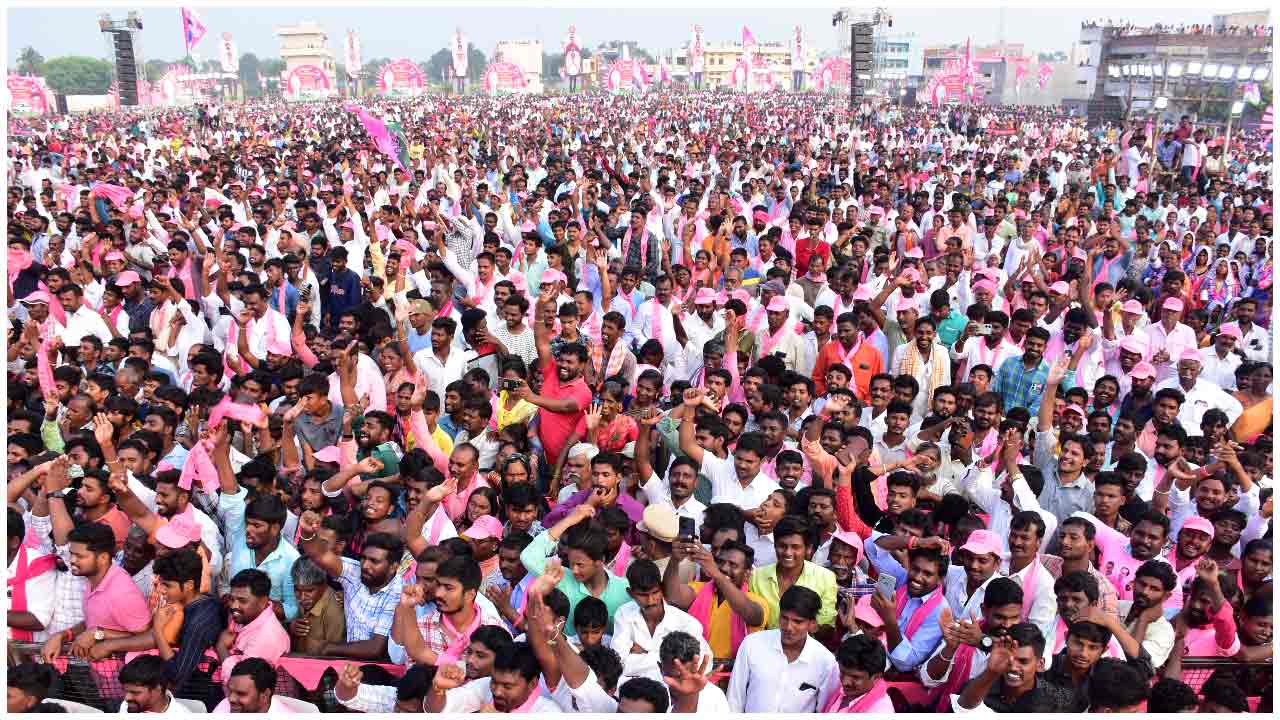 హోరెత్తిన మిర్యాల‌గూడ‌.. సీఎం కేసీఆర్ స‌భ‌కు భారీగా త‌ర‌లివ‌చ్చిన జ‌నం.. ఫొటోలు