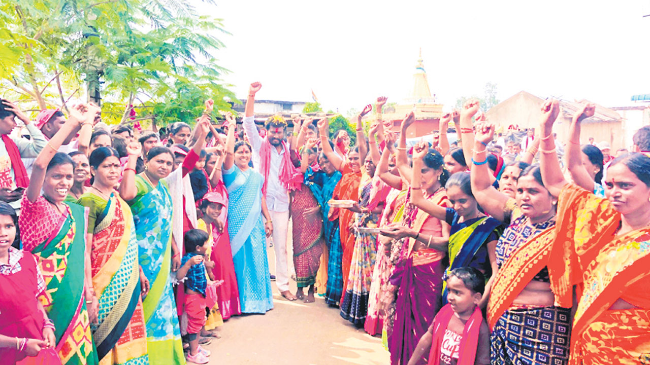 ఆశీర్వదిస్తే.. అండగా ఉంటాం