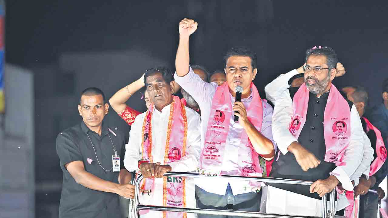 తెలంగాణ ప్రజల సత్తా చూపిస్తాం