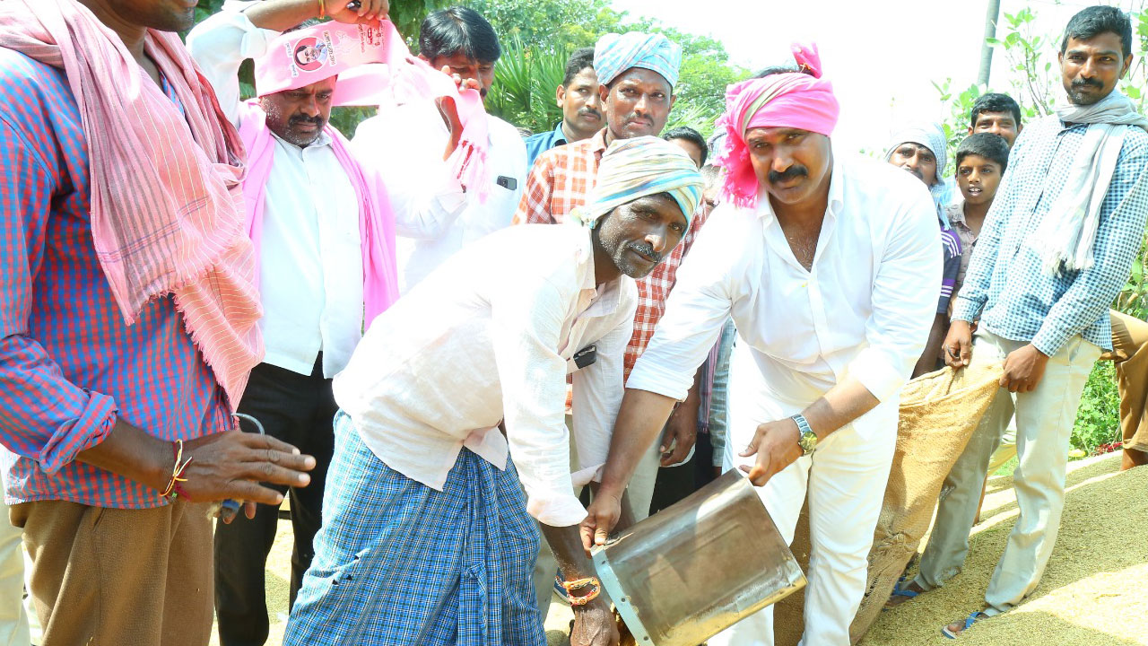 మీ బిడ్డగా వస్తున్నా..మరోసారి ఆశీర్వదించండి