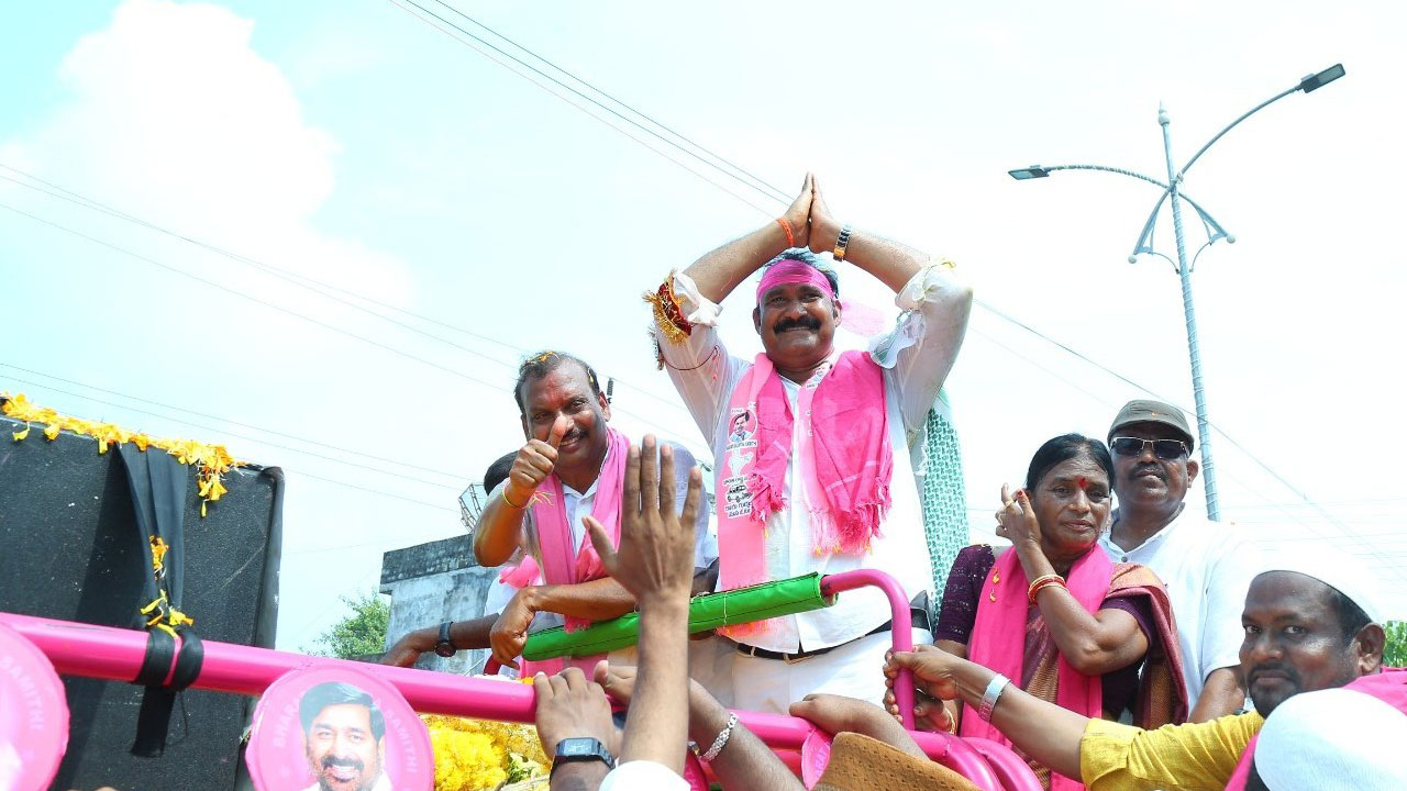 ప్రజలు నిండు మనస్సుతో ఆశీర్వదించాలి