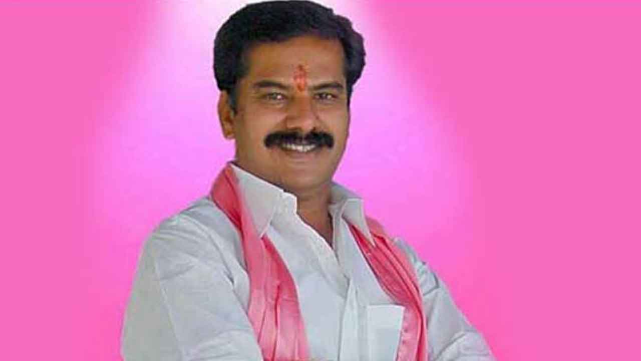 వినయ్‌భాస్కర్‌కు హైకోర్టులో ఊరట