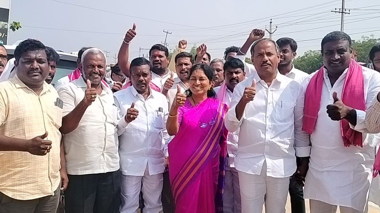 ఆతేరులో బీఆర్‌ఎస్‌ అభ్యర్ధి నామినేషన్‌