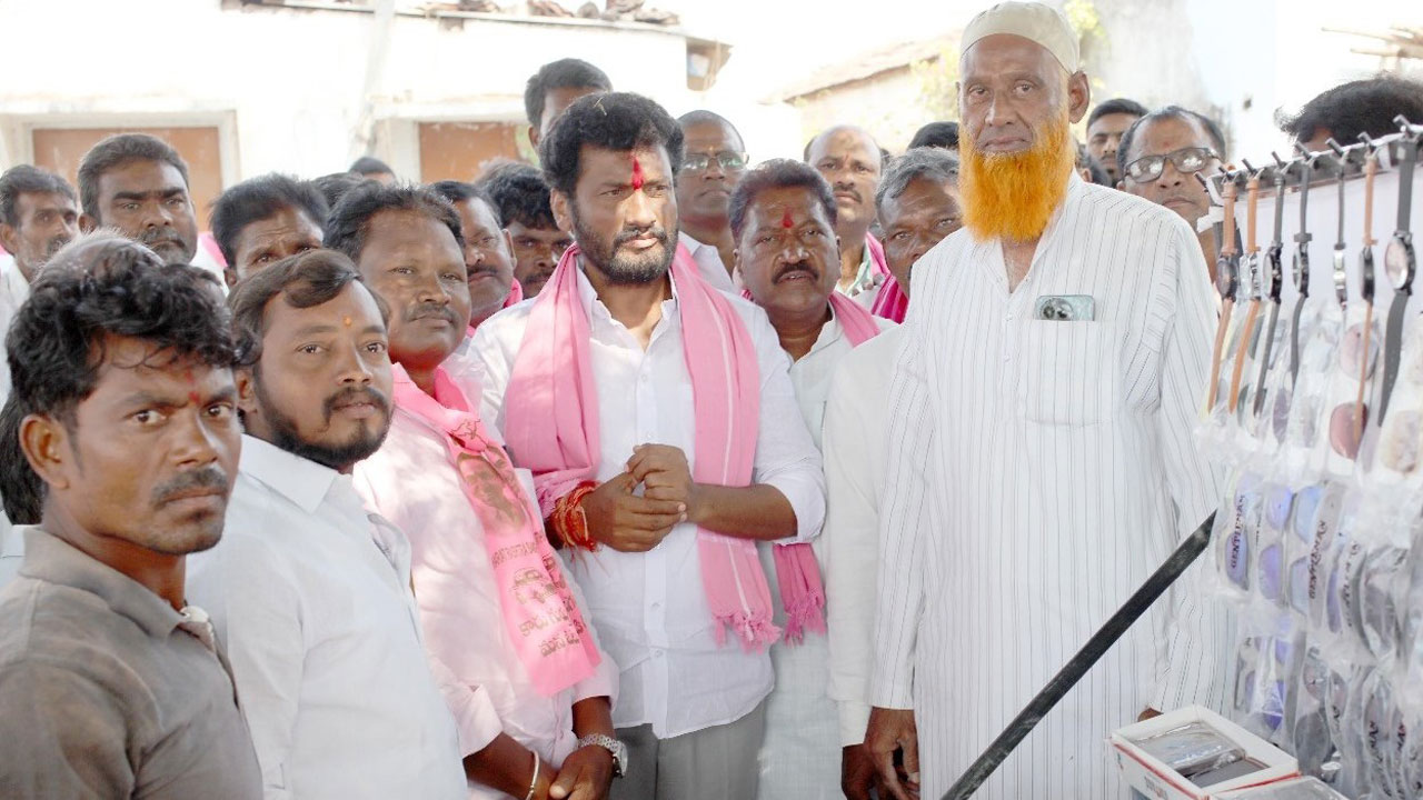 సీఎం కేసీఆర్‌తోనే ఆదివాసీ గ్రామాల అభివృద్ధి