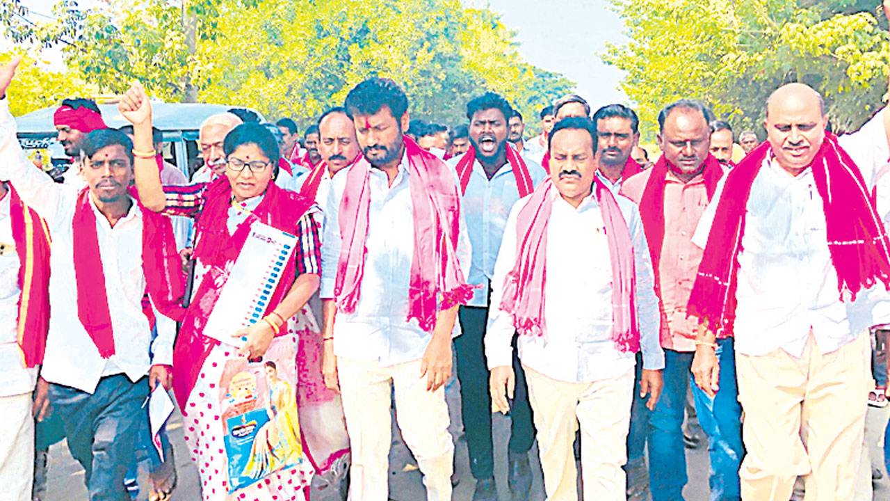 ఆశీర్వదించి గెలిపిస్తే ..మరింత అభివృద్ధి చేస్తా..