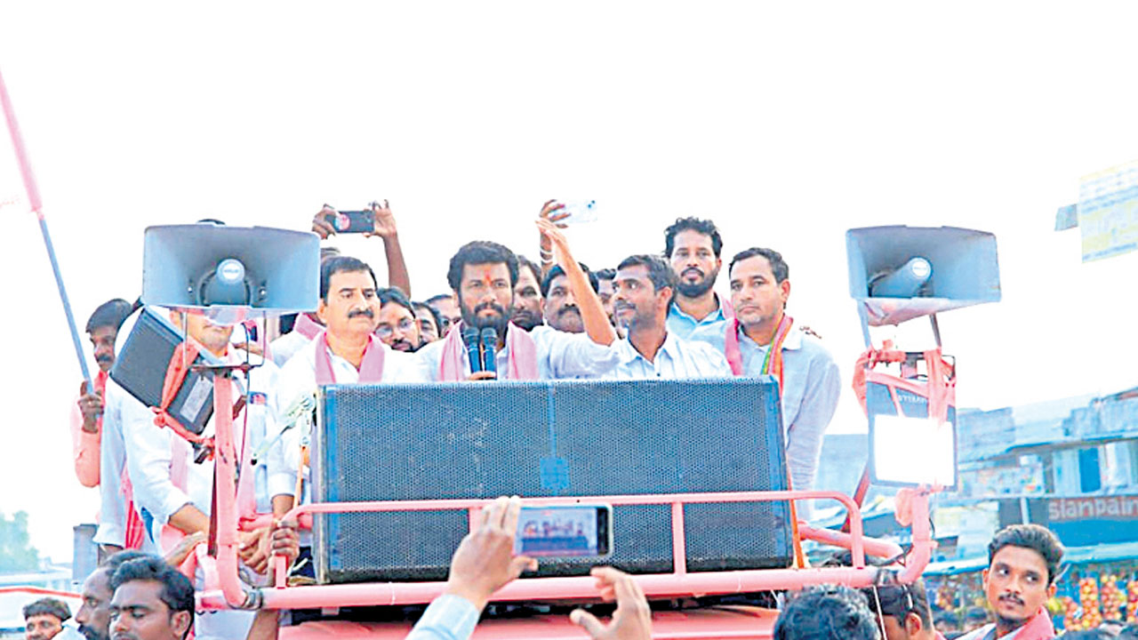 బీజేపీ, కాంగ్రెస్‌లనునమ్మితే ఆగమే