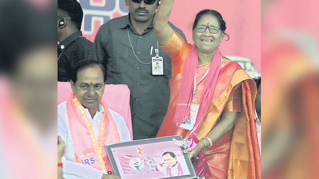 కేసీఆర్‌ సభ గ్రాండ్‌ సక్సెస్‌