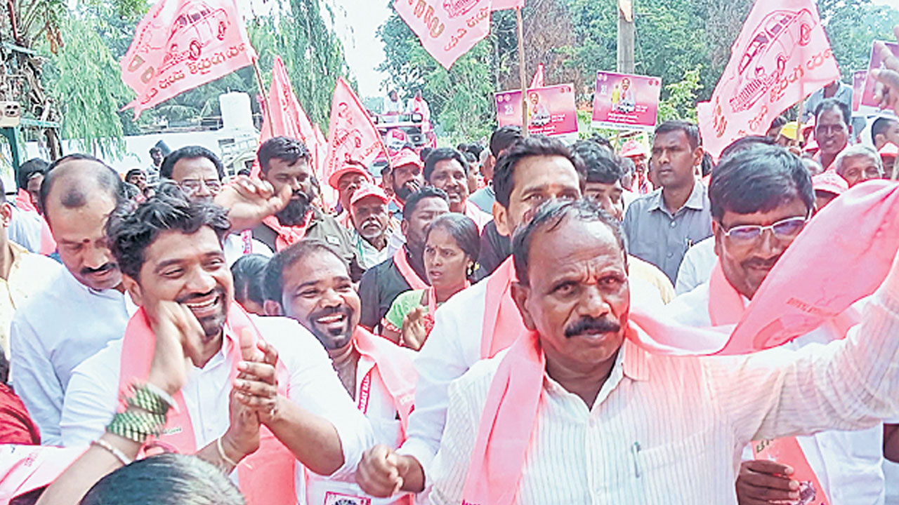 బీఆర్‌ఎస్‌ జోరు.. ప్రతిపక్షాల బేజారు