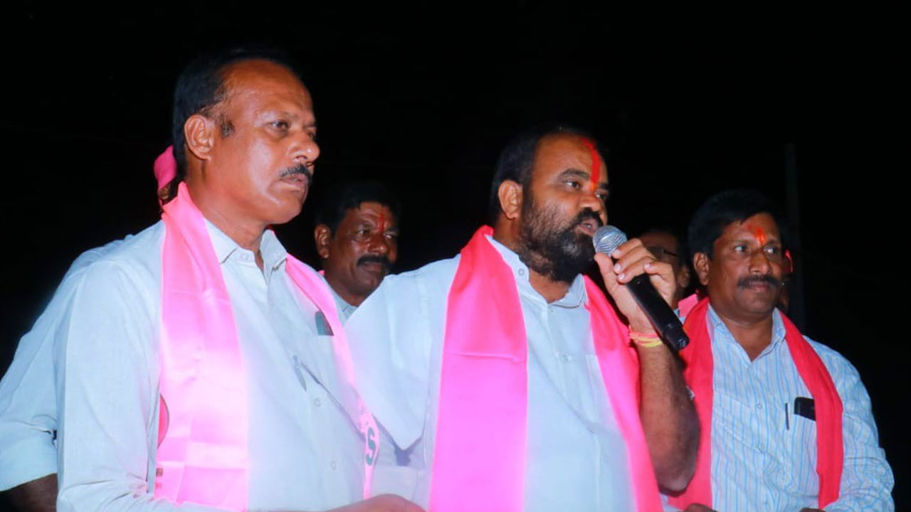 కాంగ్రెస్‌కు ఓటు వేస్తే చీకట్లే