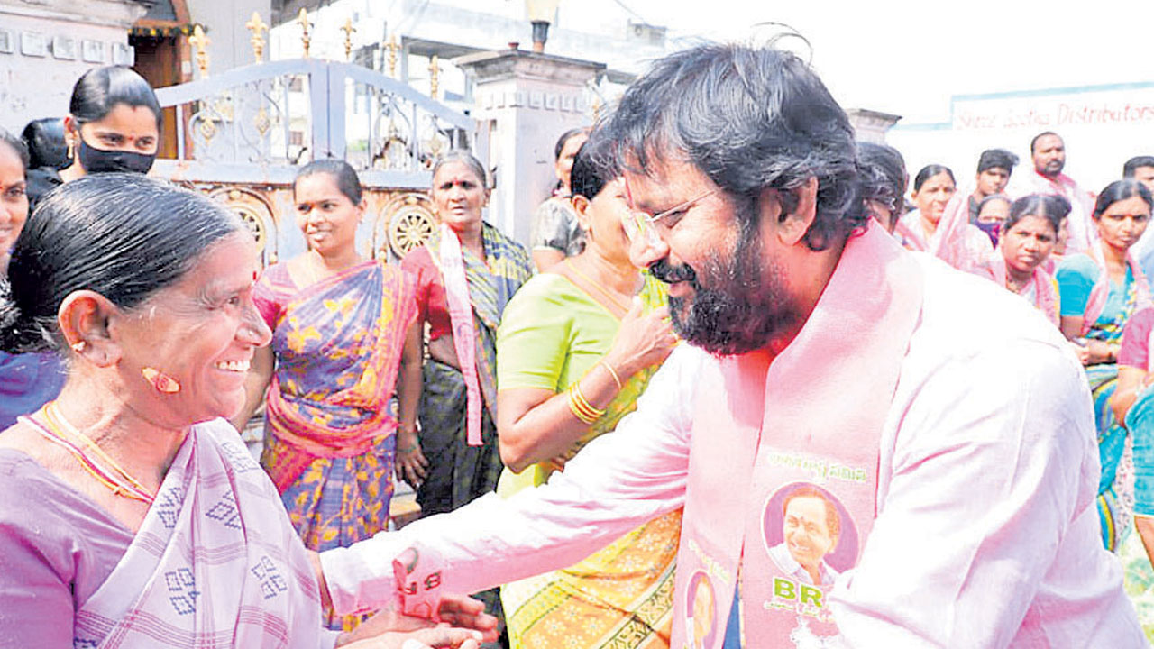 కాంగ్రెస్‌వి అబద్ధపు హామీలు..ఆపద మొక్కులు