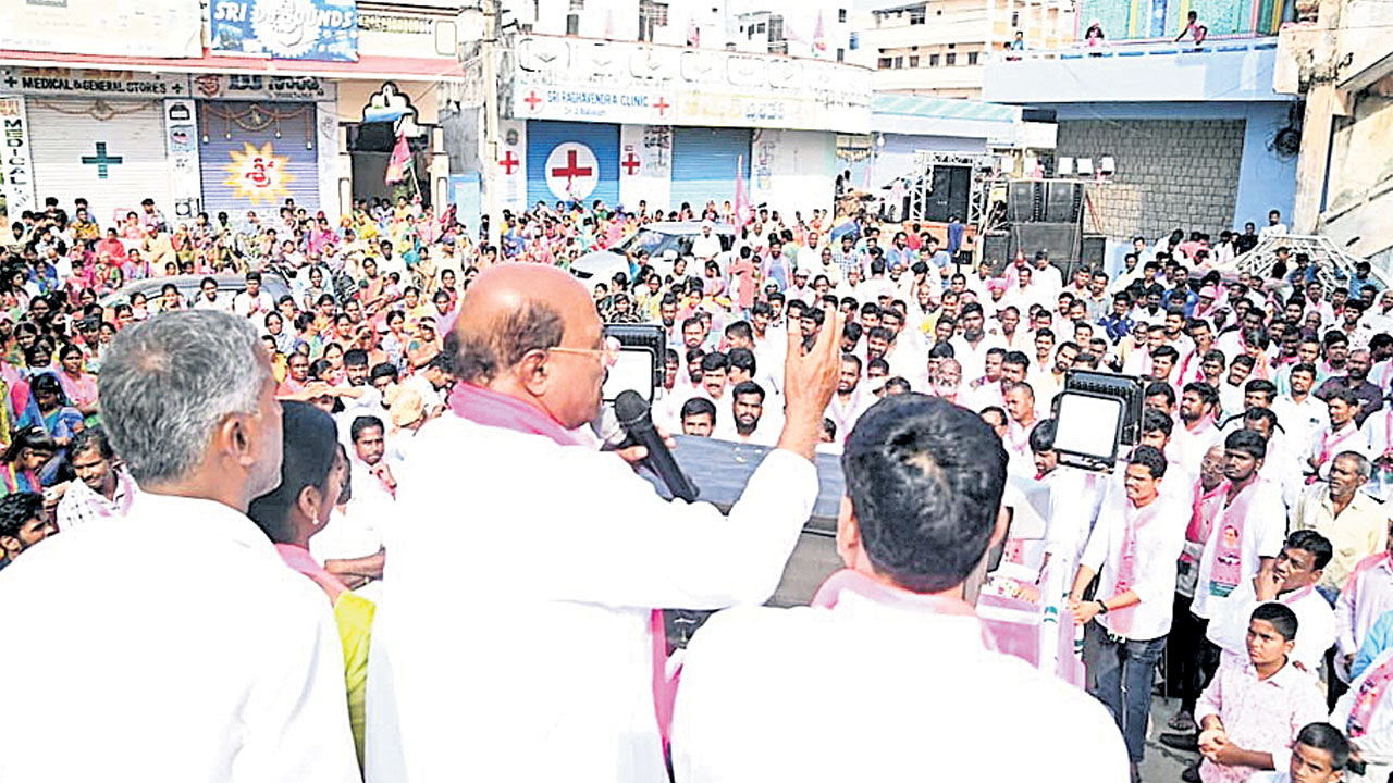 కాంగ్రెస్‌ అంటేనే కోతల పార్టీ