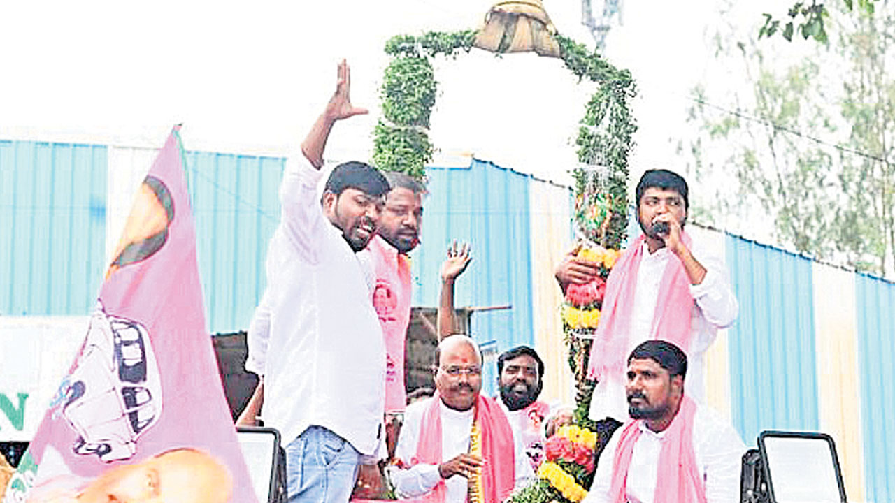 మంచిరెడ్డికి మద్దతుగా భారీ రోడ్‌షో