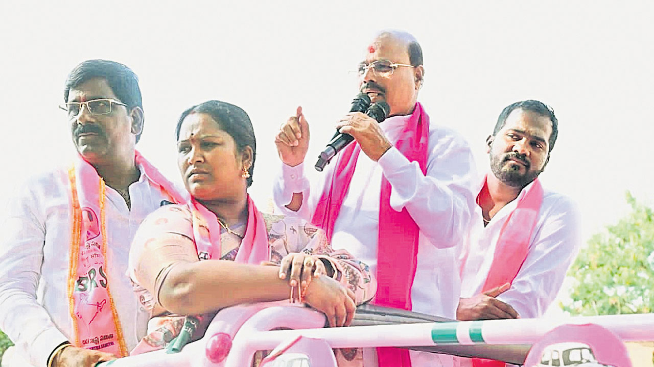 ఊరూరా..గులాబీ జాతర