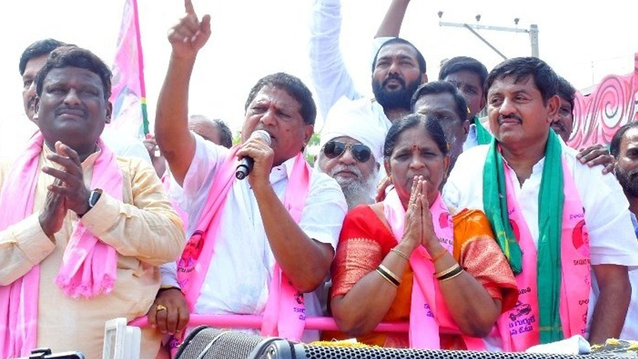 అభివృద్ధి, సంక్షేమానికి పట్టం కట్టండి