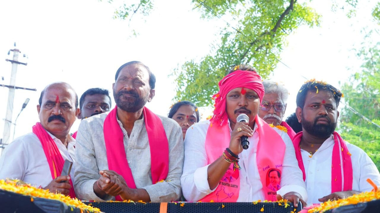 కాంగ్రెస్‌కు ఓటేస్తే సంక్షేమ పథకాలకు పాతరే