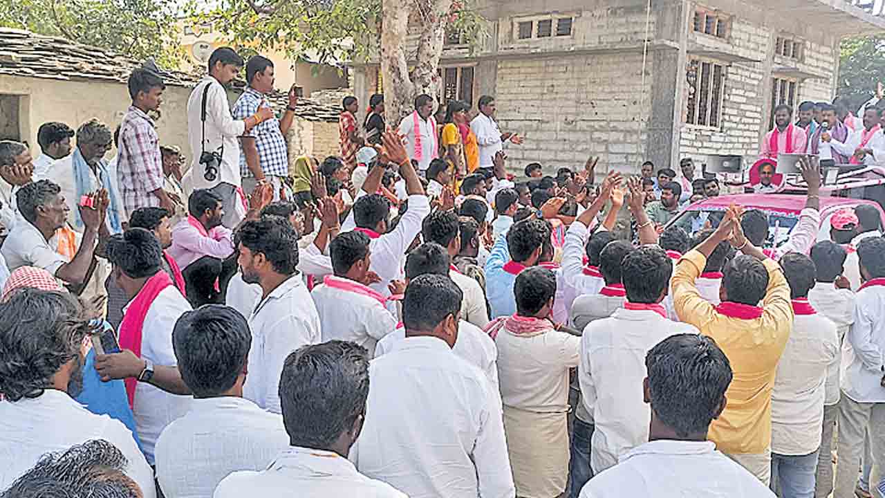 ఊరూరా.. ఉవ్వెత్తున