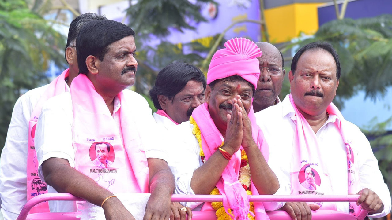 జన హోరు కారు జోరు