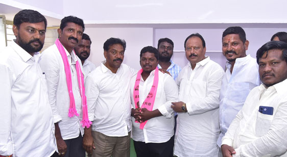 బీఆర్‌ఎస్‌ వెంటే సబ్బండ వర్గాలు