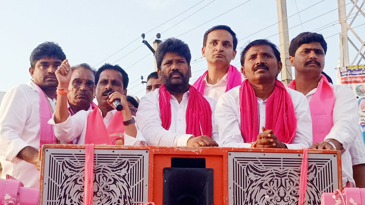 కాంగ్రెస్‌ హామీలను నమ్మి ఓటేస్తే ఆగమే