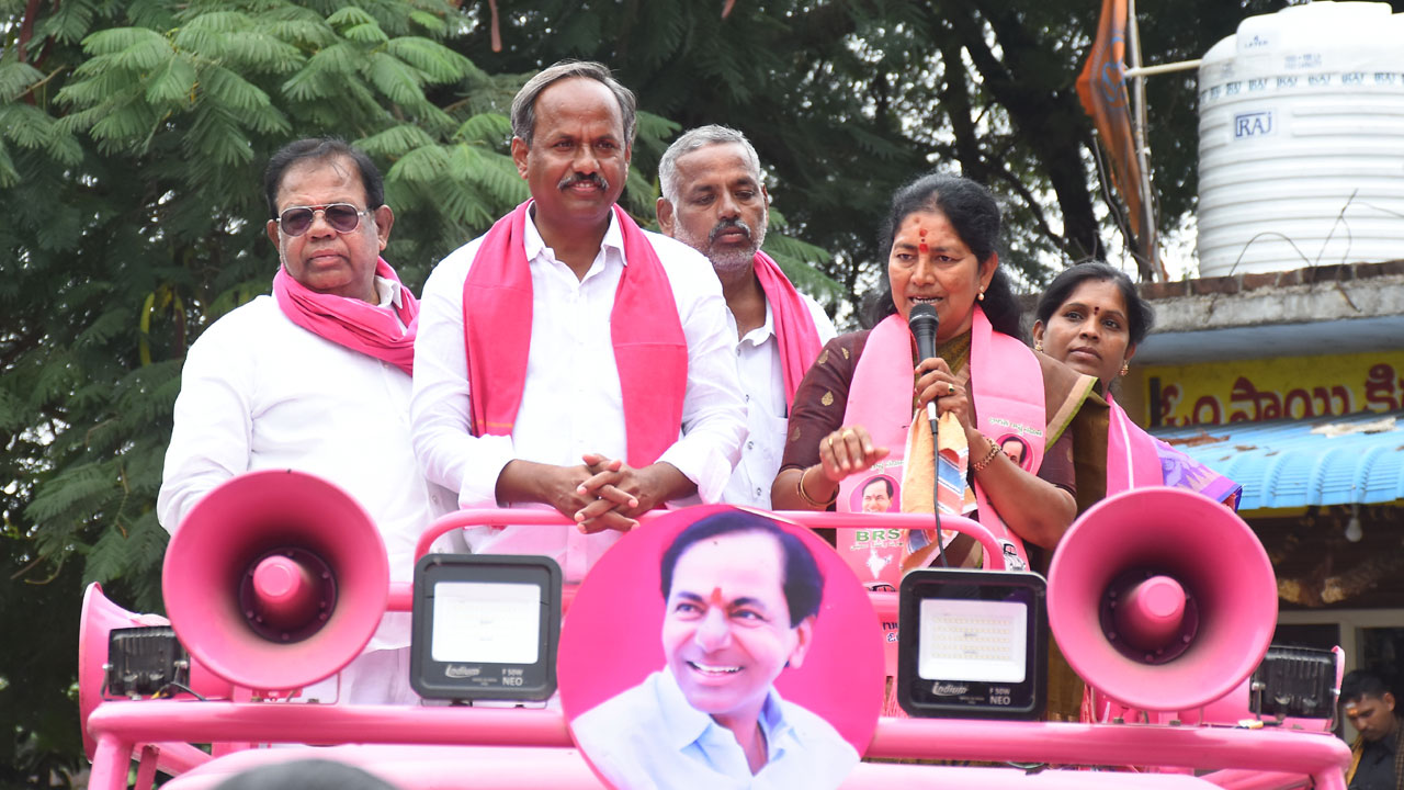 కట్క వేస్తే వచ్చే కరెంట్‌ కావాలా.. కర్ణాటక చీకట్లు కావాలా?