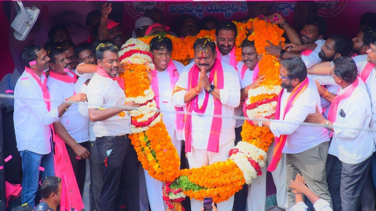 కాంగ్రెస్‌ వస్తే కుక్కలు చింపిన విస్తరే