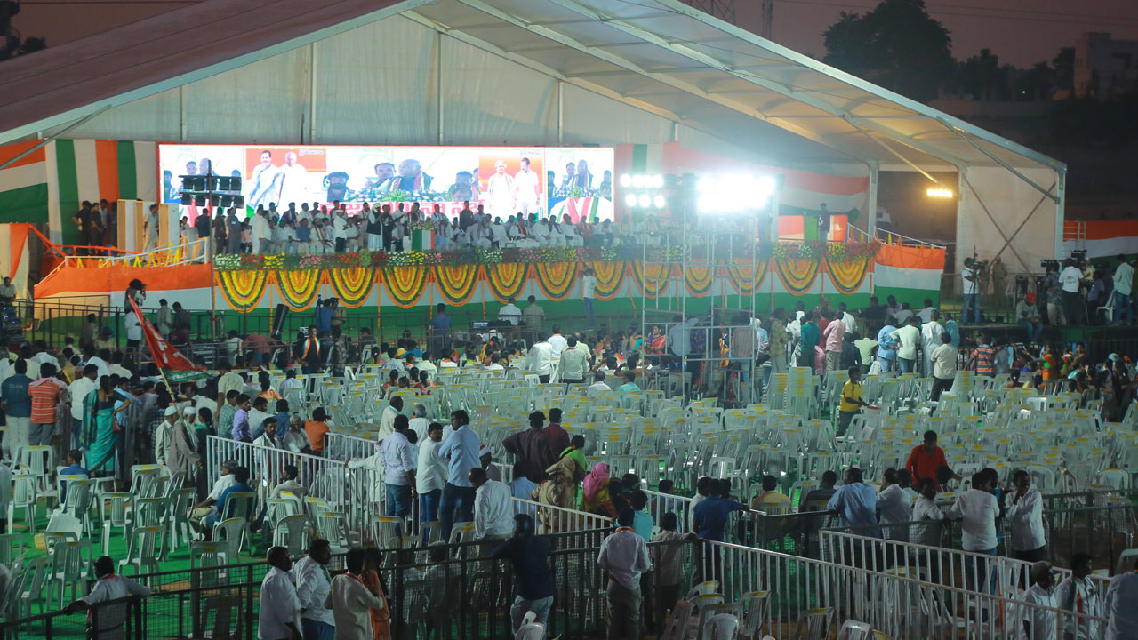 కోమటిరెడ్డి వెంకట్‌రెడ్డి బోక్కబోర్లా..