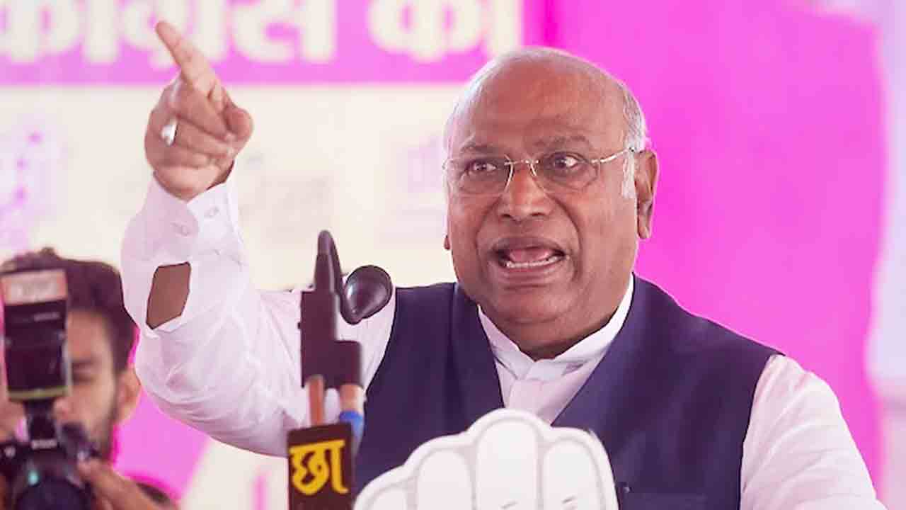 Mallikarjun Kharge | దేశంకోసం రాహుల్‌ గాంధీ ప్రాణాలర్పించారు.. నోరుజారిన మల్లికార్జున ఖర్గే
