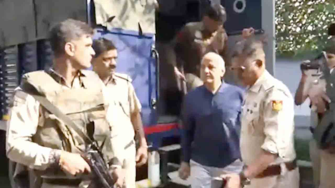 Manish Sisodia | కోర్టు అనుమతితో.. భార్యను చూసేందుకు జైలు నుంచి ఇంటికి వెళ్లిన సిసోడియా