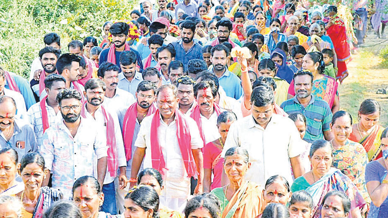 కాంగ్రెస్‌ వస్తే కరెంట్‌ కాటకలుస్తది