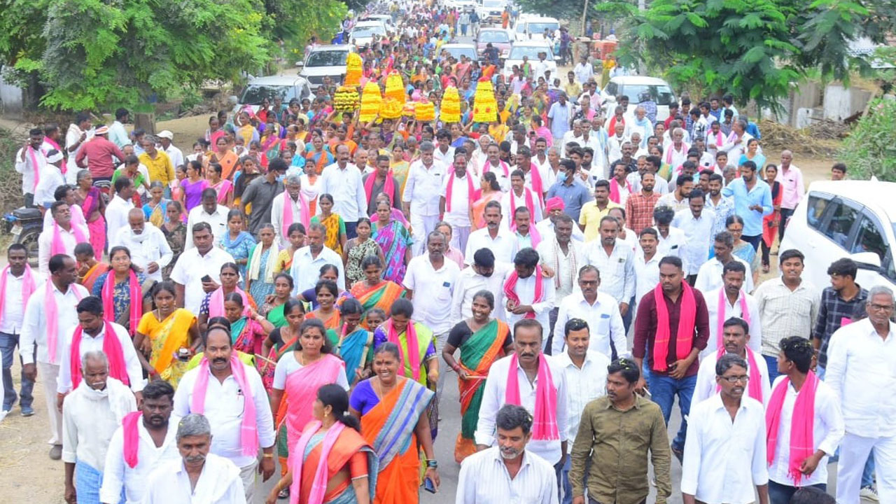 కష్టాల కాంగ్రెస్‌ కావాలా.. సంక్షేమ బీఆర్‌ఎస్‌ కావాలా..?