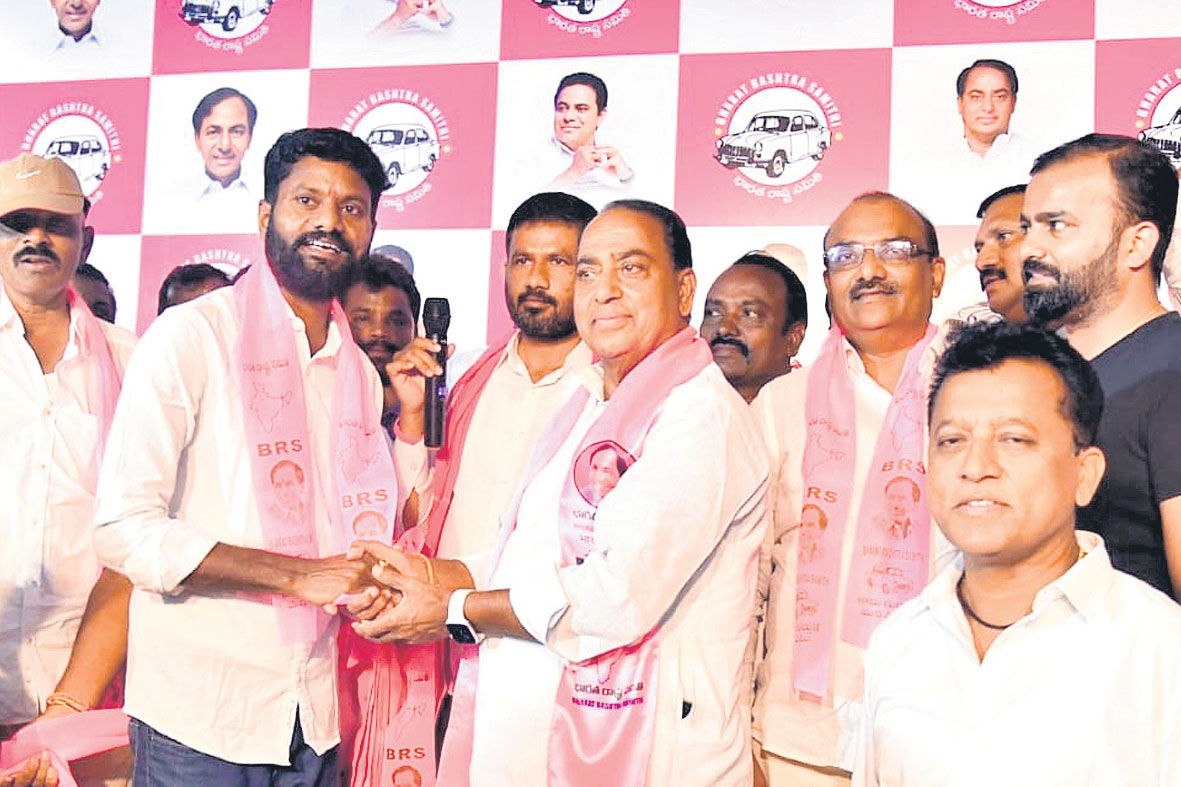 బీఆర్‌ఎస్‌ వైపే యువత