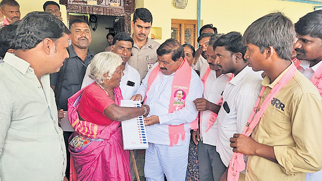 కారుకు ఓటేస్తేనే అభివృద్ధి