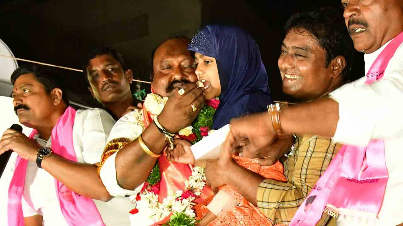 సెక్యులర్‌ ప్రభుత్వాన్నే గెలిపించాలి