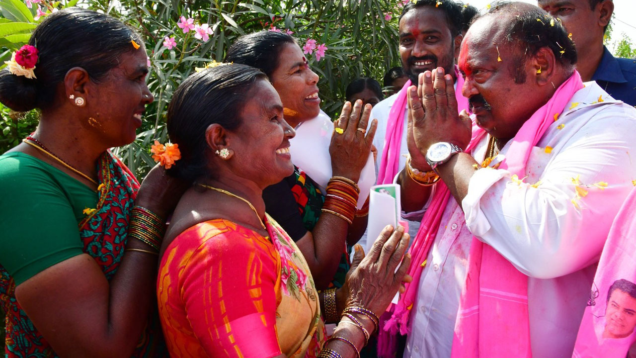 ఆ పార్టీలకు ఓటేస్తే మళ్లీ ఆంధ్రోళ్ల పెత్తనమే