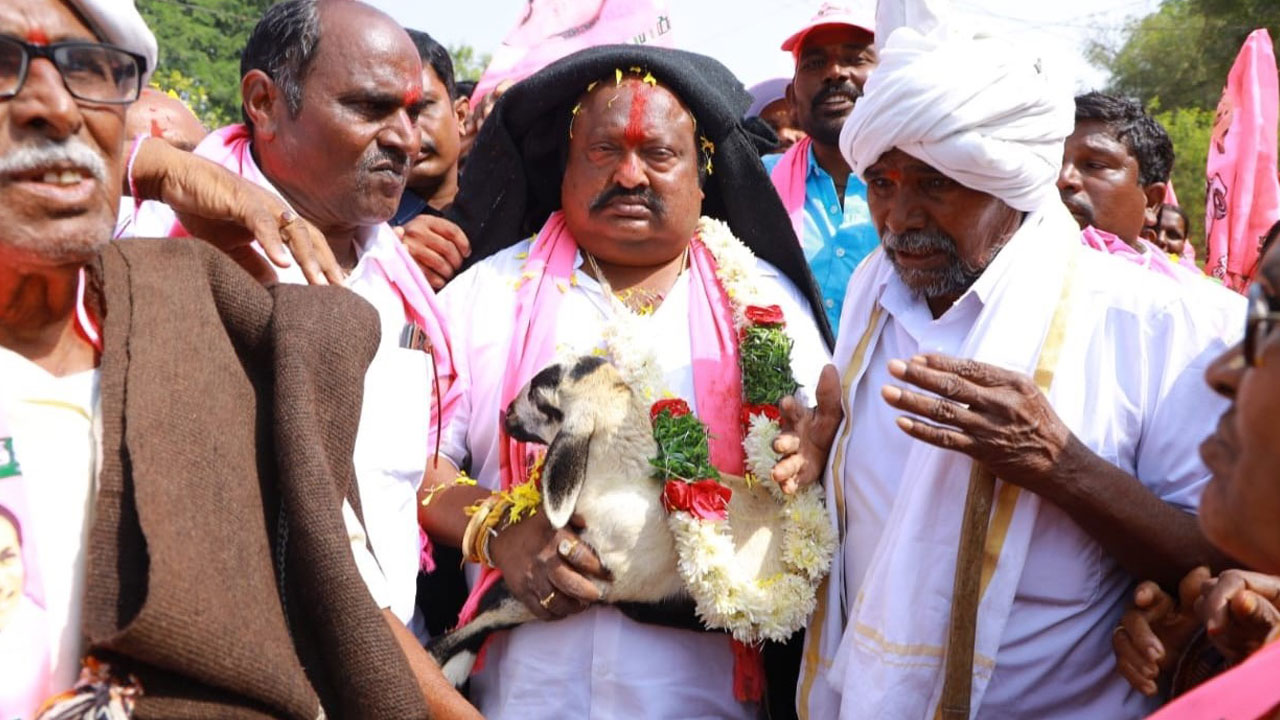 దొంగల చేతిలో పెట్టొద్దు