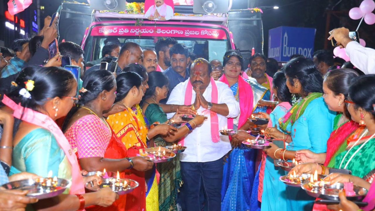 అవినీతి డబ్బుతో ఓట్లు కొనాలని చూస్తున్నారు