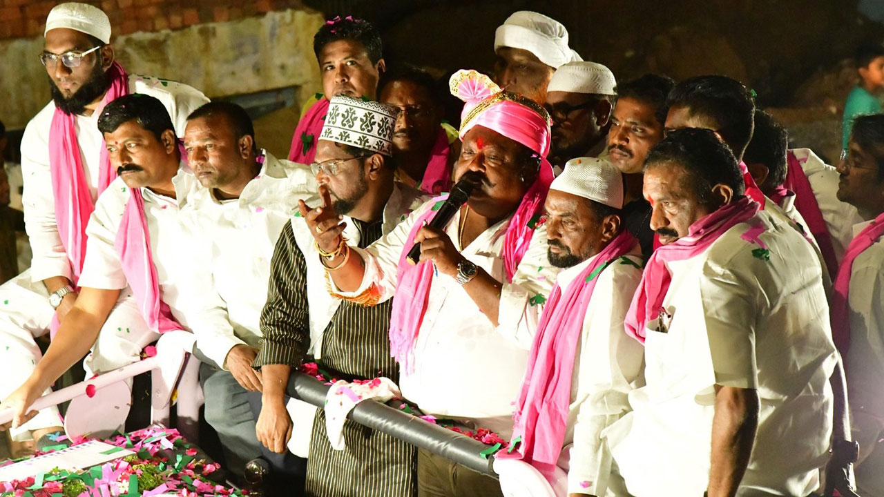 దరిద్రం కావాలా.. అభివృద్ధి కావాలా..?