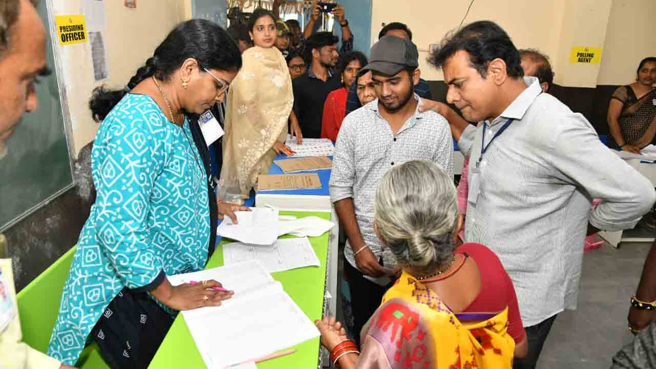 Minister KTR | పోలింగ్‌ కేంద్రాల్లో ఓటింగ్‌ సరళిని పర్యవేక్షించిన మంత్రి కేటీఆర్‌