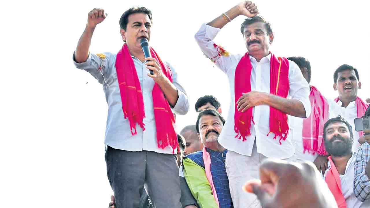 దుబ్బాకలో గులాబీ జెండా ఎగరాలి